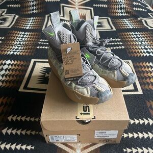 NIKE ISPA SENSE FLYNIT SIZE 12
NWT 2022
COLOR ::  'Enigma Stone'